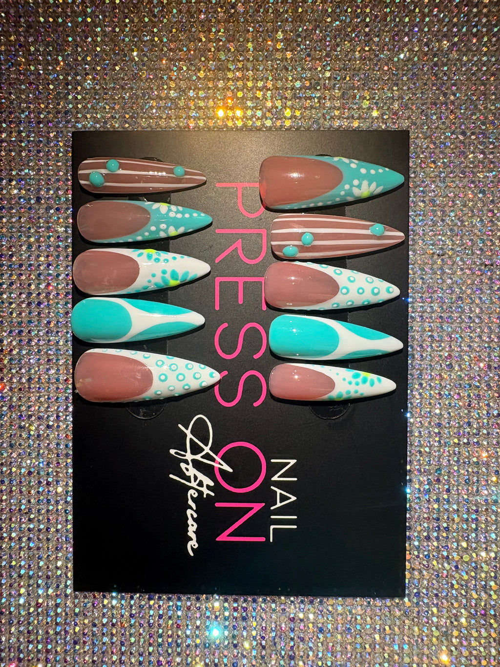 Press on nails