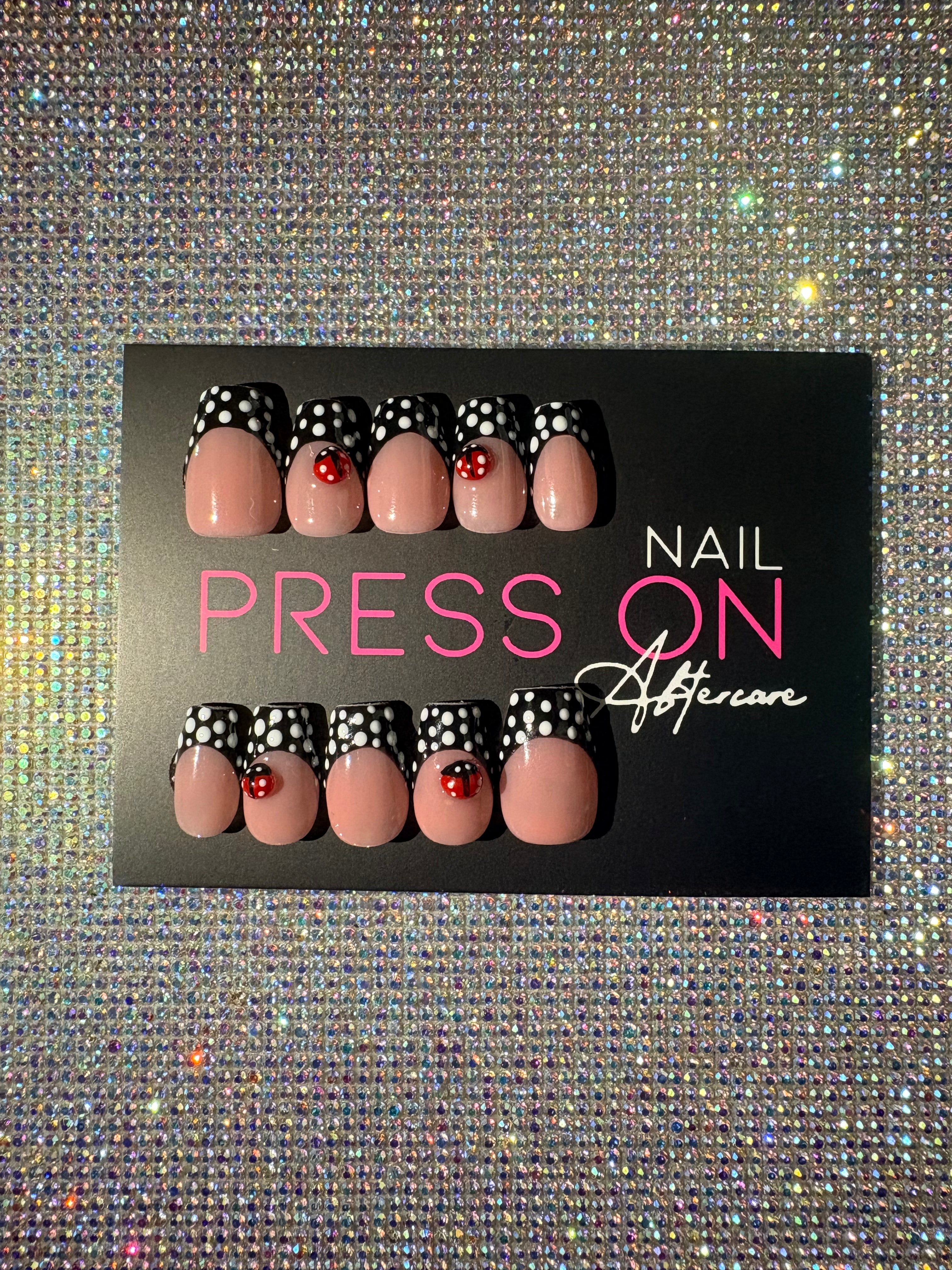 Press on nails
